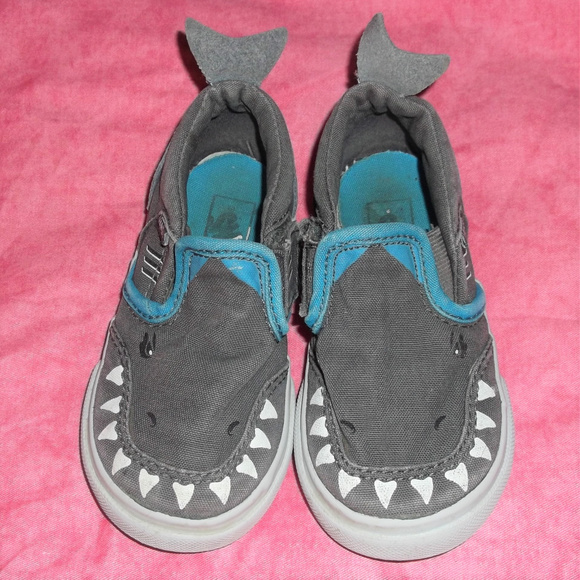 shark slip on vans